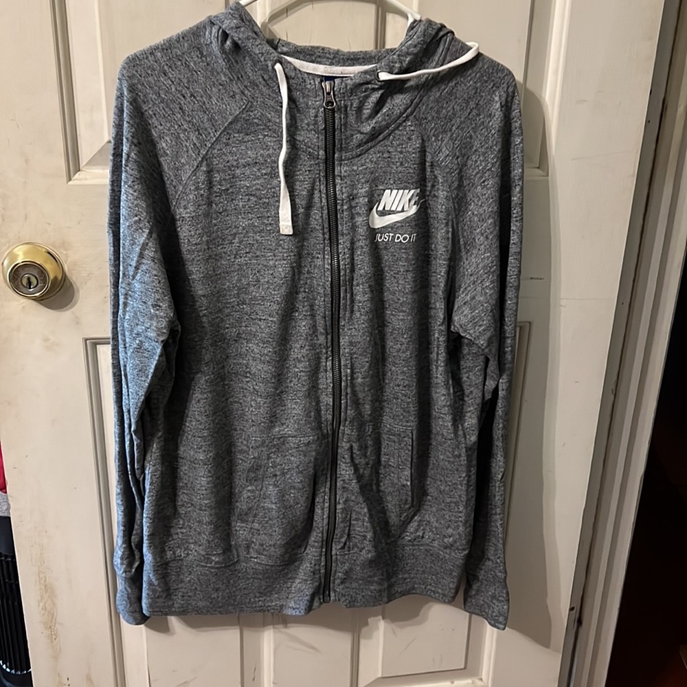 Women’s Nike sweatsuit